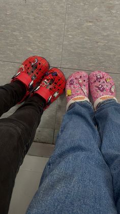 Pretty Shoes Sneakers, Cute Relationship Photos, My Kind Of Love, Aesthetic Shoes, Swag Shoes, Hello Kitty Wallpaper, Pretty Shoes