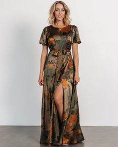 Falling for the charm of autumn weddings?🍂💍 Our dresses feature rich hues, luxe velvet fabrics, and elegant designs — perfect for every fall wedding guest✨ Ready to wow? Shop the Dresses in our Fall Collection now🛍️ Tuscan Style Wedding, Bridesmaid Dresses Floral, Style Wedding Guest, Embellished Maxi Dress, Embroidered Midi Dress, Tuscan Style