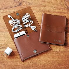 Give high-tech travelers a stylish way to protect their smart phone or cut the clutter of cords and accessories that comes with it. Corporative Events, Tech Organizer, Bday Gifts For Him, Surprise Gifts For Him, Tech Organization, Thoughtful Gifts For Him, Romantic Gifts For Him, Diy Gifts For Mom, Diy Gifts For Him