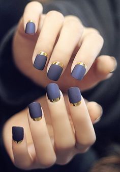 24 PCS Chic Frosted Deep Purple Matching Nail Art French Manicure Tutorial, Metallic Nail Art, Unghie Nail Art, Matte Nail Polish, Moon Nails, Gold Nail, Nail Polish Trends, Wedding Nail, Nails Blue