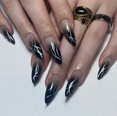 Long stiletto silver black ombré press on nails Nagel Tips, Dark Nails, Gradient Design, Nail Length, Stick On Nails, Nail Arts, Resin Material