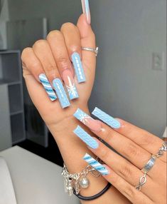 Winter Nail Set Ideas, Christmas Nails Medium Length, Extra Christmas Nails, Reveal Nails, Christmas Nail Designs Acrylic, Blue Christmas Nails, Candy Cane Nails, Long Acrylic Nail Designs, Blue Acrylic Nails