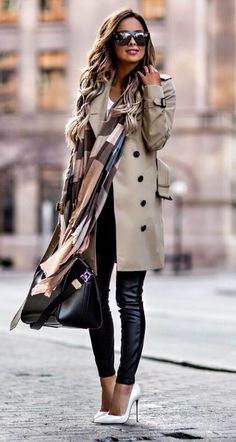 Cold Weather Dresses, Fall Fashion Coats, Trendy Business Casual, Stylish Winter Outfits, Winter Work, Black Leather Pants, Mode Casual, Fall Outfits For Work, Cute Winter Outfits