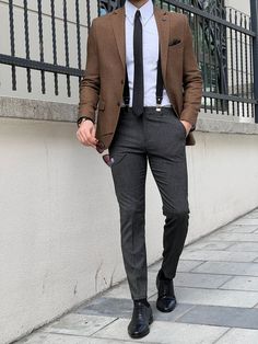 Bojoni Camel Blazer, Blazer Outfits Men, Smart Casual Menswear, Mens Business Casual Outfits, Blazer Men, Formal Men Outfit, Mens Fashion Blazer, Look Formal, Knitted Jacket