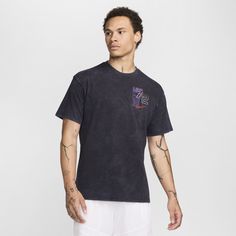 This Max90 tee is designed with dropped shoulders, longer sleeves and a roomy fit through the body. Its soft, midweight cotton fabric feels soft and slightly textured. Oversized Nike T-shirt With Graphic Print, Oversized Nike Cotton T-shirt, Nike Oversized T-shirt For Streetwear, Nike Urban Relaxed Fit T-shirt, Nike Cotton T-shirt With Relaxed Fit, Nike Cotton T-shirt In Relaxed Fit, Nike Urban Streetwear T-shirt, Nike Urban Cotton Tops, Nike Urban Streetwear Top