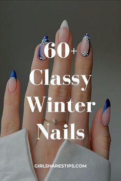 Gel Nail Art Winter, Christmas Nail Art Elegant, Christmas Elegant Nails Classy, Almond Nails Aesthetic Winter, Nails Snowflakes Winter, Christmas Party Nails Short, Minimalist Snowflake Nails, Easy Elegant Nails