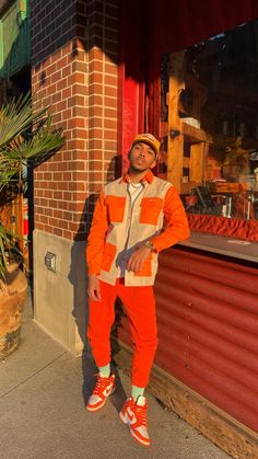 90s Party Outfit Men, Streetwear Fashion Week, Lightning Mcqueen Costume, Streetwear Outfit Men, Mens Fashion Aesthetic, 90s Party Outfit, Hypebeast Women, Orange Streetwear, Party Outfit Men