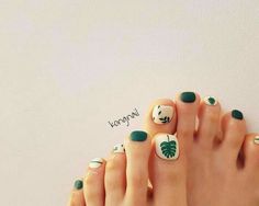 Pedicure Green, Toenails Summer, Shellac Pedicure, Summer Pedicure, Summer Toe Nails, Cute Toe Nails, Pedicure Designs, New Nail Art