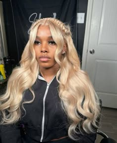 Blonde Hair Hairstyles Black Women, Hair Bow Style Black Women, Crown Hairstyles Wig, Fish Braid Hairstyles Wig, Honey Blonde Wig Styles, Wig Install With Bow, Ash Blonde Wig Hairstyles, Blonde Lace Front Wigs Styles, Styles For Wigs Black Women