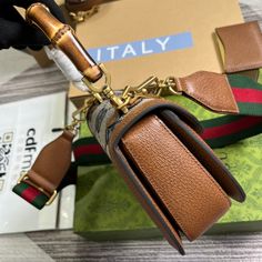 Size: 21cm*15cm*7cm It comes with Dust box, Care manual, Tag, and Paper bag. Stylish Handbags, Ladies Handbags, Branded Packaging, Trendy Tote, Blue Sneakers, Evening Clutch Bag, Gucci Bags, Tote Backpack, Peta