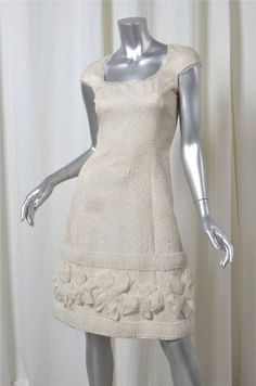 US $750.00 Pre-owned in Clothing, Shoes & Accessories, Women's Clothing, Dresses Pruning Hydrangeas, Romantic Classic, Soft Autumn, White Gowns, Clueless, Lookbook Outfits, Clothing Dresses, Color Ivory, Badgley Mischka