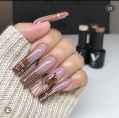 Pretty Nail Ideas Acrylic Fall, Pretty Brown Nails Acrylic, Pink Fall Acrylic Nails, Sweater Fall Nails, Fall Brown Nails Design, Fall Nail Designs Acrylic Square, Celebratory Nails, November Acrylic Nail Designs, Fall Nails Long Square