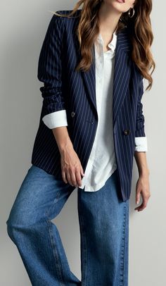 Blue Pinstripe Blazer Outfit Women, Pinstripe Slacks Outfit, Pin Stripe Blazer Outfit, Navy Blazer Outfit Women, Navy Blazer Outfits, Zara Looks, Blazer Bleu, Blazer Outfits For Women, Cute Work Outfits