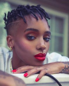 Short Locs With Shaved Sides, Style Short Faux Locs, Locs With Shaved Sides, Short Faux Locs, Havana Twist Braids, Faux Dreadlocks, Faux Locs Styles, Curly Faux Locs, Braids With Shaved Sides