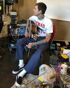 Rudeboy Style, Dickies Outfit, Hardcore Style, Jesse Rutherford, Vans Outfit, Best Mens Fashion, Mens Outfit Inspiration, Mens Fashion Streetwear, Vans Slip On