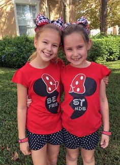 I want these for Audrey and I so we can Disney together. Best Friend Disney Shirts, Bff Shirts For 2, Disney Best Friend Shirts, Date Outfit Fall, Lili Estefan, Bff Shirts, Disney Clothing, Friend Stuff, Disney Trip Shirts