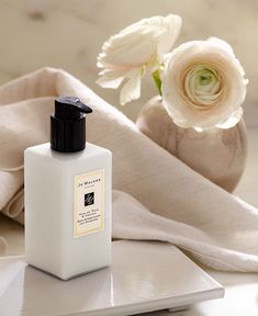 Jo Malone London | A Moment For You Joe Malone Perfume, Fragrance Photography, Hermes Perfume, Perfume Photography, Bath And Body Products, Celebrity Perfume, Photoshoot Idea