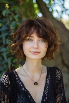 Curly Shaggy Bob, Shaggy Bob Hairstyles, Shaggy Hairstyles, Shaggy Pixie, Framing Layers, Shaggy Bob, Edgy Haircuts, Shaggy Hair, Choppy Bob Hairstyles