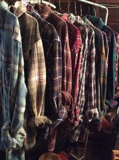 Flannel Outfits Men, Look 80s, Bridal Party Getting Ready, Look Grunge, Tokyo Street Fashion, Mode Hippie, Flannel Outfits, Hipster Grunge, Flannel Shirts