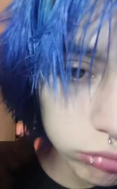 Face Claims Blue Hair, Blue Hair Guy Aesthetic, Blue Hair Men, Blue Hair Male, Electric Blue Hair, Mens Blue Hair, Short Blue Hair