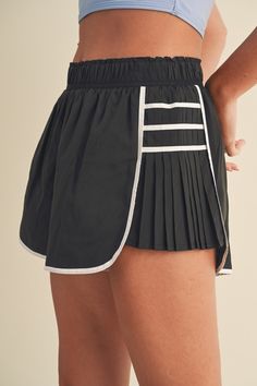 Introducing the On Point Pleated Sports Shorts. Crafted with breathable fabric and a relaxed form, these shorts provide ultimate comfort during any workout. The smocked elastic waistband and pleated side details add a touch of style, while the contrast seams ensure durability. Get ready to move with ease and stay on trend. Luxury Activewear, Sports Shorts, Active Shorts, Crop Top Sweater, New Tops, Mens Outerwear, Mens Shirt Dress, Sport Shorts, Long Sleeve Crop Top