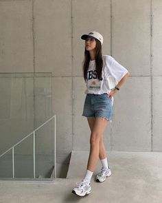 Aesthetic Outfit With Shorts, Shorts Outfits Women Korean, Baggy Shirt And Shorts, Maxi Skirt Casual Outfit, Casual Dinner Outfits, Dinner Outfit Casual, Date Outfit Casual