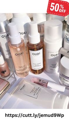 Ouai Hair Care bietet luxuriöse Haarprodukte, die das Styling vereinfachen und alle Haartypen mit sauberen Inhaltsstoffen pflegen. Ouai wurde von der Star-Stylistin Jen Atkin gegründet und verbindet Wirksamkeit mit einem modernen, mühelosen Ansatz.
#OuaiHairCare 
#HairGoals #HealthyHair Ouai Hair, Jen Atkin, Wave Spray, Physical Appearance, Body Hair, Well Being, Health And Beauty, Hair Care