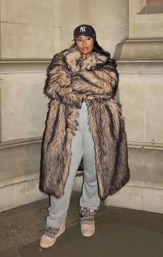 Fur Coat Outfit Baddie, Short Fur Coat Outfit, Pink Fur Coat Outfit, Faux Fur Coats Outfit, Fur Jacket Outfit, Monochromatic Photography, Pink Fur Coat, Fur Coat Outfit, Long Fur Coat