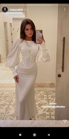 Elegant Silk Dresses, Hijab Dress Party, Welcome To Home, Soiree Dress, Dinner Dress Classy, Stunning Prom Dresses, Women Dresses Classy, Elegant Dresses Classy, Pretty Prom Dresses