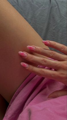 Nails For Blush Pink Dress, Simple Pink Birthday Nails, Minimal Pink Nails, Summer Clean Nails, Summer 24 Nail Trends, Birthday Nails 2024, Pink Faded Nails, Nails With Pink Dress, Nail Inspo Holiday