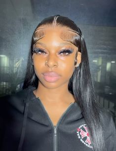 Lace Front Wigs Styles Braids, Baddie Hairstyles Lace Fronts, Wig Install Straight Hair, Lace Wig Install Styles, Black Wig Hairstyles Straight, Vacation Wig Hairstyles, Lace Front Straight Wig Styles, Styles For Straight Frontal Wigs, Styles With Straight Wig