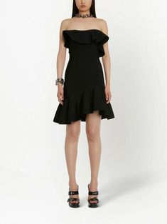 Alexander McQueen Strapless Ruffled Minidress - Farfetch Black Alexander Mcqueen, Black Off Shoulder, Versace Outfit, Tailored Dress, Asymmetrical Design, Asymmetric Hem, Ruffle Dress, Denim Dress, Diner