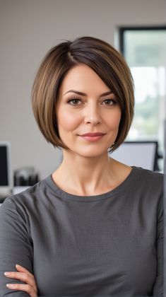 23 Discover the Best Bob Haircuts for Women: Styles for Every Face Shape and Hair Type in 2024 Hair Highlights For Short Hair, How To Style Thinning Hair Women, Short Fine Hair, Fall Haircuts, Best Bob Haircuts, Bob Cuts, Color Highlights, Sleek Bob