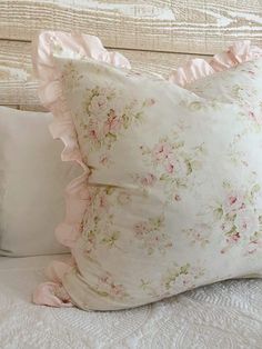 Shabby Chic Floral Ruffle Pillow Sham Baby Pillow Bed, Crib Pillow, Rideaux Shabby Chic, Floral Baby Bedding, Crib Pillows, Floral Crib Bedding, Euro Pillow Covers, Shabby Chic Nursery, Easy Pillows