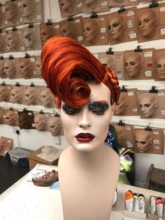 Rootstein Mannequins, Mannequin Face, Mannequin Ideas, Display Mannequins, Mannequin Art, Vintage Mannequin, Head Planters, Halloween Sign