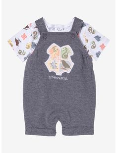 Baby Boy Stuff, Harry Potter Baby Clothes, House Animals, School Crest, Hogwarts Houses Crests, Harry Potter Hogwarts Houses, Harry Potter Kids, Harry Potter Baby, Baby Overalls