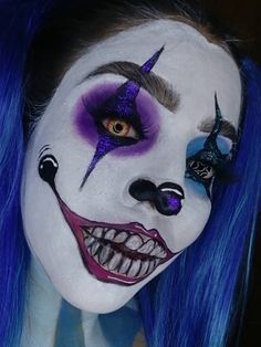 Clowns Makeup, Easy Halloween Makeup Looks, Haunt Makeup, Skull Face Makeup, Cute Manicure, Haunted Carnival, Scarecrow Makeup