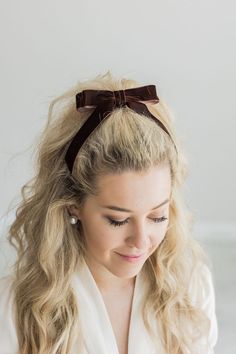 Dainty velvet hair bow for women or children. This bow is considered a "stacked" bow and features beautiful ribbon tails. It's the perfect accessory to add a little luxe and refined classic style to any outfit. Available in short and long length options. This bow is secured on a 3" French barrette. Approximate bow measurements:Short: 5.25" wide x 5.25" longLong: 5.25" wide x 9" long *Please note these bows are handcrafted and therefore vary slightly in size and look. Measurements are approximate Short Hair With Bow, Velvet Hair Bows, Short Bow, Velvet Hair Bow, Blair Waldorf Style, Preppy Accessories, Fall Bows, Bow Hairstyle, Satin Ribbon Bow