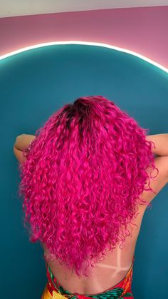 Cachos rosa Short Dyed Hair, Magenta Hair, Pink Hair Dye, Hot Pink Hair, Cute Hair Colors, Nappy Hair, Dyed Hair Inspiration, Colored Curly Hair