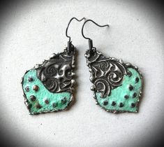 Hanging earrings made of green enamel with stamped and blackened tin decorations Tin Decorations, Hanging Earrings, Enamel Earrings, Green Enamel, Jewelry Earrings Dangle, Dangle Drop Earrings, Dangle Earrings, Tin, Jewelry Earrings