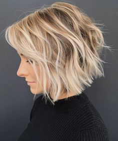 Short Textured Bob, Bob Pendek, Trendy We Fryzurach, Kort Bob, Layered Haircuts For Women, Wavy Bob Haircuts, Kadeřnické Trendy, Textured Haircut