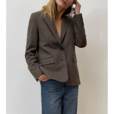 Zara Blazer Con Lana Cuadros Tostado Sz Xs (Could Fit A Small As Well) Nwot Ref 2753/242 Length 29” Pit To Pit 17” Flat Lay Gray Tweed Blazer For Work, Gray Tweed Jacket For Work In Fall, Gray Tweed Jacket For Office In Fall, Zara Wool Blazer For Workwear, Plaid Blazer With Patch Pockets For Fall, Fall Plaid Blazer With Patch Pockets, Zara Houndstooth Blazer For Fall, Casual Tweed Blazer By Zara, Zara Plaid Blazer For Office