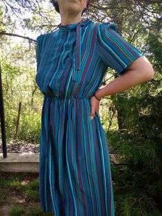 "Vintage 70s 80s striped midi dress with tie bow. Elastic waisted, puff sleeve day dress. Front side buttoned. Made of soft shiny viscose fabric, feels like silk. From shoulder to shoulder 15\"38cm Bust 40\"102cm Waist 24\" to 38\" 61cm to 97cm Length 42\"107cm" Retro Striped Knee-length Dress, Retro Striped Midi Dress, Summer Midi Dress, Green Maxi, Striped Midi Dress, Tie Bow, Midi Dress Summer, Long Summer Dresses, Dress With Tie