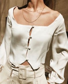 All White Outfits, New Zealand Fashion, Beige Outfit, Cool Summer Outfits, Couture Mode, Elegante Casual, Back Details