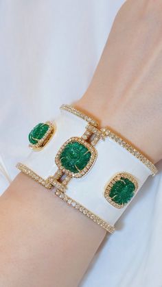 Gemstone Bangle Bracelets, Jewelry Design Drawing, Trending Bracelets, Malachite Jewelry, Gemstone Bangle, Diamond Jewelry Necklace, Enamel Bangle