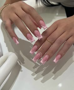 Pink Tip Nails, Pink French Nails, Simple Acrylic Nails, Nail Art Ombre, French Acrylic Nails, Valentine Nails, Pink French