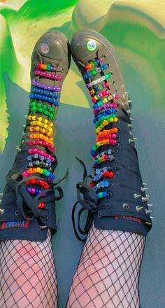 Shoes Beads, Kandi Kid, Goth Shoes, Scene Outfits, Rawr Xd, Simple Crochet, Scene Fashion, Scene Kids