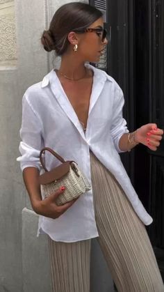 Oversized White Button Down Work Outfits, Linen Shirt Over Dress Outfit, Spring Anniversary Outfit, Summer Outfits Quiet Luxury, Plisse Top Outfit, White Blouse Summer Outfit, Italian Fashion Spring, Sophisticated Summer Style, All White Summer Outfits Party