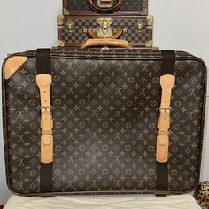 * Authentic As Always 100% Guaranteed * Large Size Travel Bag Weekender Suitcase * Discontinued Style (Harder To Find As Time Goes On) * Used Condition Please Photos For Wear. Bags Louis Vuitton, Bag Suitcase, Travel Bag, Travel Bags, Louis Vuitton Monogram, Trunk, Large Size, Bag Lady, Louis Vuitton