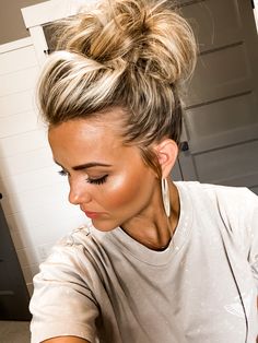 Harmony Beus, Harmonize Beauty, Casual Updos For Long Hair, Easy Updos For Medium Hair, Really Long Hair, Up Dos For Medium Hair, Updos For Medium Length Hair